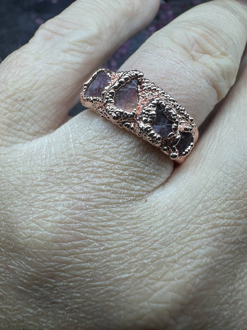 Medený prsteň s turmalínom