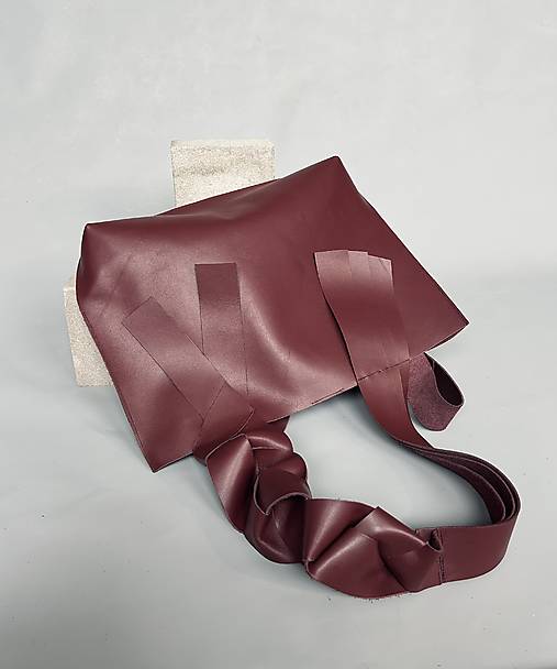 Kabelky -  Torsion Burgundy kožená kabelka - 18159816_