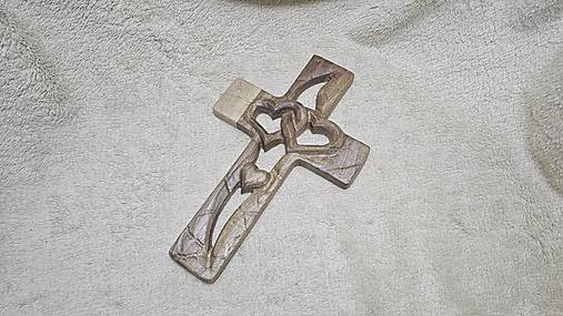 Dekorácie - Drevený svadobný kríž zo srdcom - 18161106_