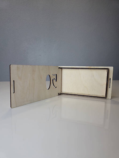 Drevená krabička na peniaze