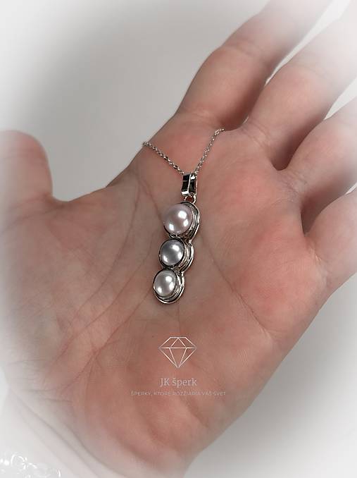 Prívesok zo striebra 925/1000 s riečnymi perlami