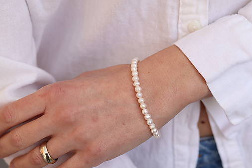 Perlový náramok