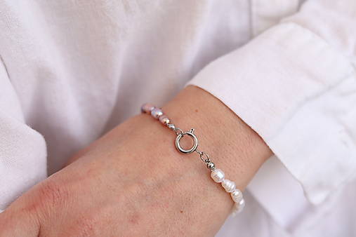 Perlový náramok