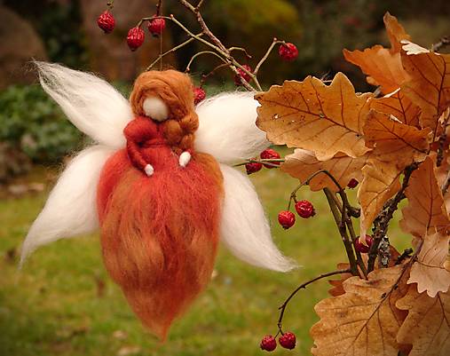 Dekorácie - Víla Castanea + krabička - 18163081_