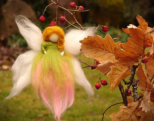 Dekorácie - Víla Lavatera + krabička - 18163272_