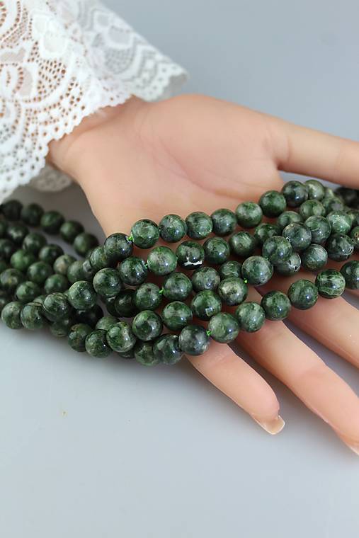 Minerály - chromdiopsid 10mm "Ruský smaragd" VÝPREDAJ - 18165809_