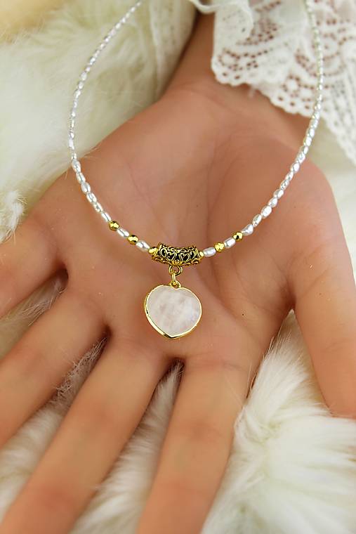 Náhrdelníky - perly a krištál náhrdelník čistoty a krásy - 18167902_