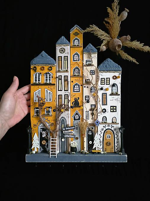 Nábytok - Vešiak na kľúče ,,Malé mesto,, - 18170140_