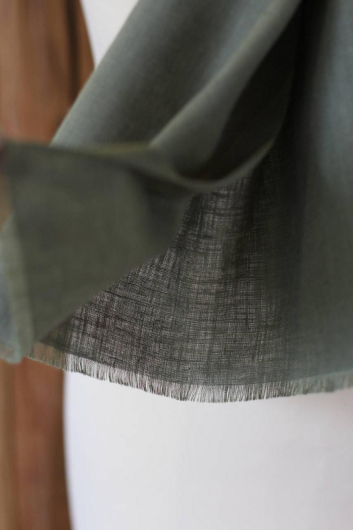 Elegantná olivovozelená šatka zo 100% ľanu s koženým remienkom