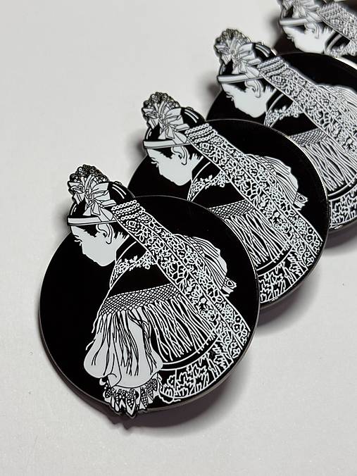 Kovová brošňa Smižančanka