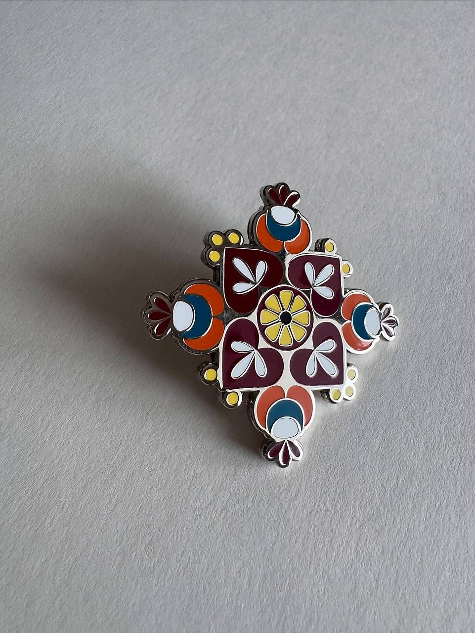 Kovová brošňa Ozvena z Poruby