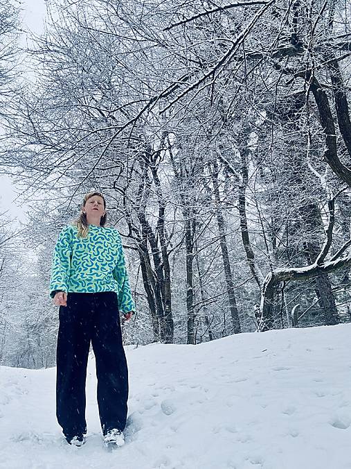 top pudrovo modrozelena