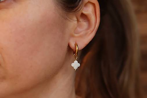 Náušnice s perleťovým štvorlístkom