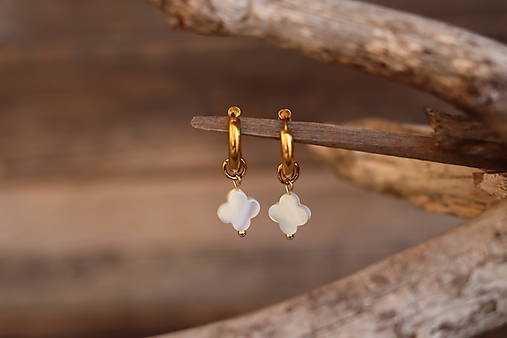 Náušnice s perleťovým štvorlístkom