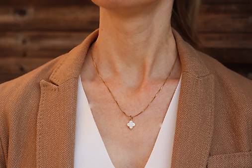 Retiazka s perleťovým štvorlístkom