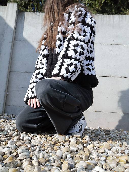 Svetre a kardigány - Háčkovaný kardigán - 18171766_