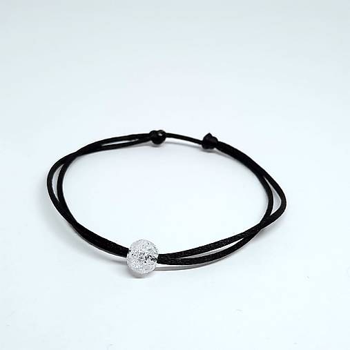 Minimalistický šnúrkový náramok s minerálom (krištáľ krakl)