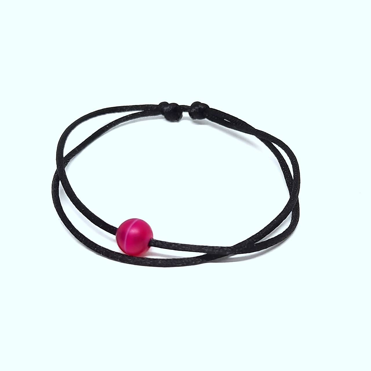Minimalistický šnúrkový náramok s minerálom (jadeit matná fuchsia)