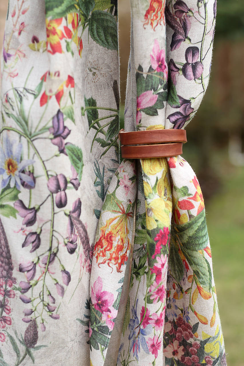 Dámska prírodná šatka zo 100% ľanu s kvetmi "BohoFloral"