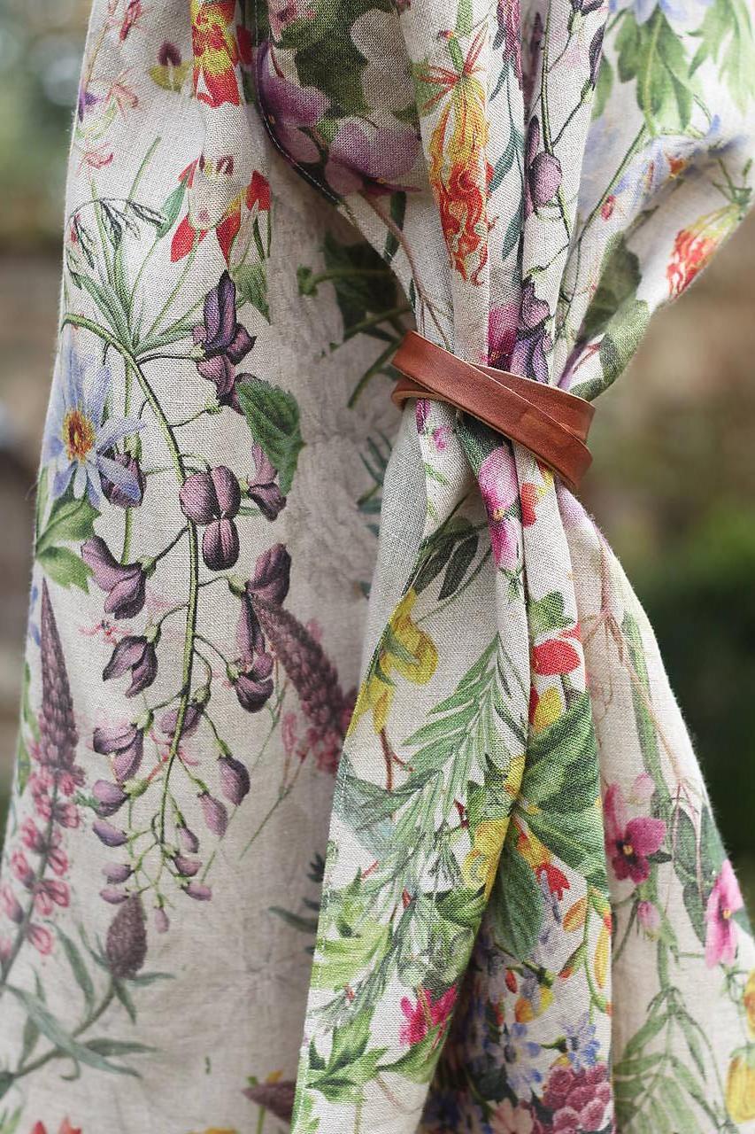 Dámska prírodná šatka zo 100% ľanu s kvetmi "BohoFloral"