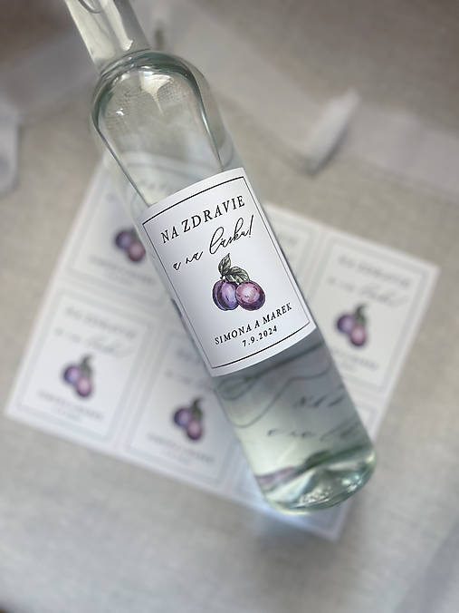 Úložné priestory & Organizácia - Nálepky na svadobnú pálenku 311 ilustrácia slivky - 18178074_