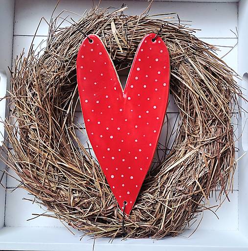 Prírodný veniec s keramickým srdiečkom