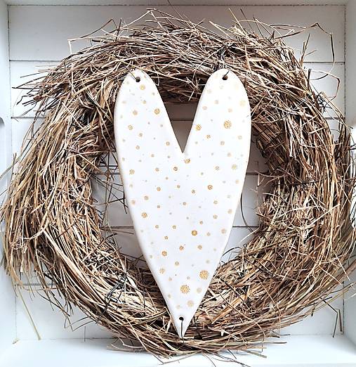 Prírodný veniec s keramickým srdiečkom 2.