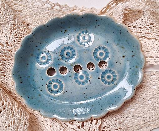 Mydelnička drobné kvietky