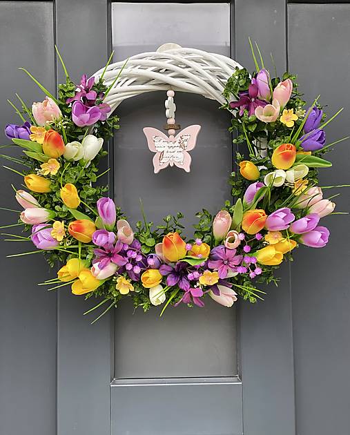 Jarný veniec “L” na svetlom prutenom základe dekorácia na dvere 40cm