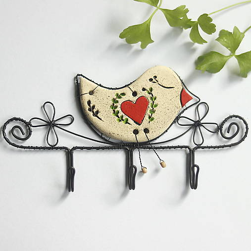 Drôtený vešiak s vtáčikom (srdiečko)