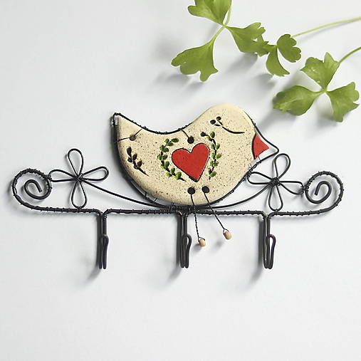 Drôtený vešiak s vtáčikom (srdiečko)