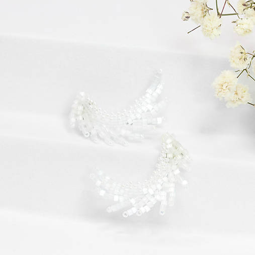 Abstraktné napichovacie náušnice