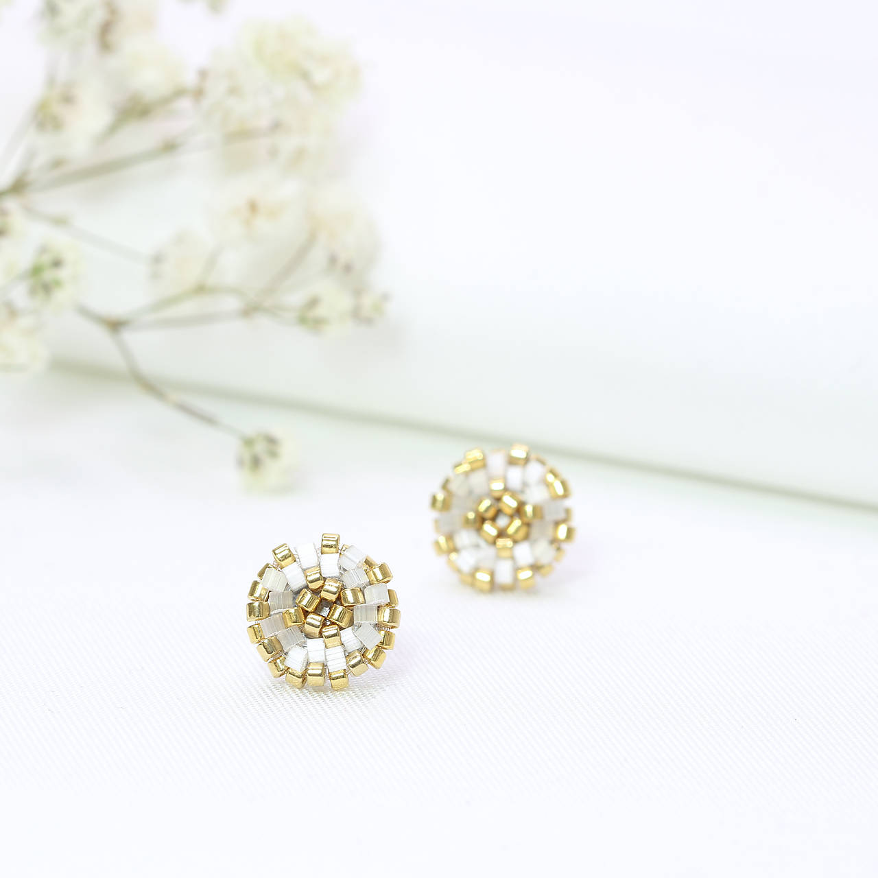 Zlaté napichovacie náušnice