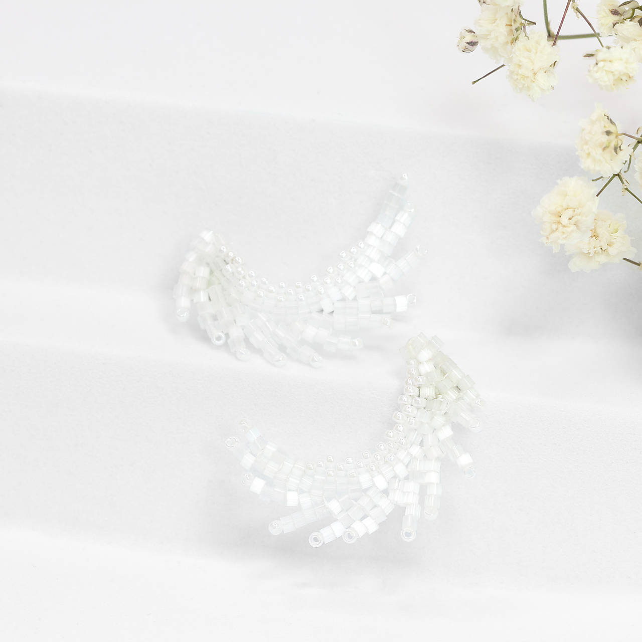 Abstraktné napichovacie náušnice