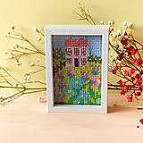 Dekorácie - Miniatúrna výšivka 5 X7,5 cm v ráme na zavesenie: Lúka - 18182045_
