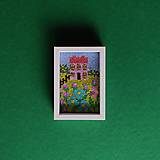 Dekorácie - Miniatúrna výšivka 5 X7,5 cm v ráme na zavesenie: Lúka - 18182049_