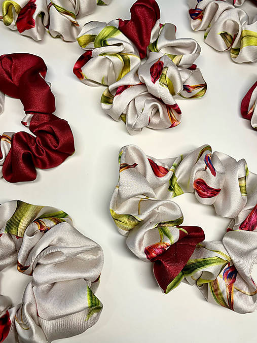 Ozdoby do vlasov - Scrunchie gumička do vlasov // Autorská potlač TULIP (TULIP - čistá bez bordovej časti) - 18183690_