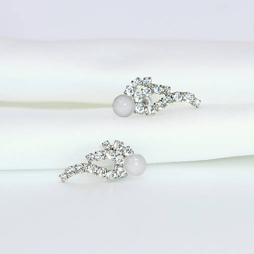 Štrasové napichovacie náušnice