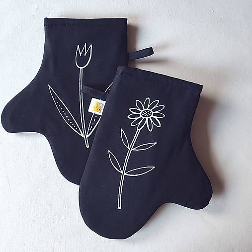 Úžitkový textil - TMAVÉ KYTKY - chňapky - 18184522_