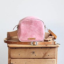 Kabelky - Kožená crossbody kabelka Pink - 18185739_