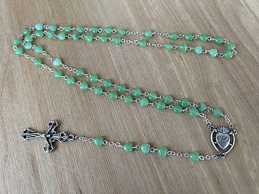 Náhrdelníky - ruženec s menom a dátumom narodenia (Zelená) - 18186442_