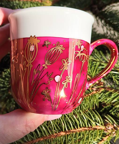 Nádoby - červená šáločka s rastlinným dekorom - 18188950_