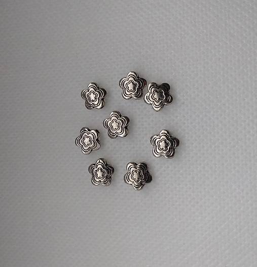 Korálky - Korálka kvetinka - 18188894_