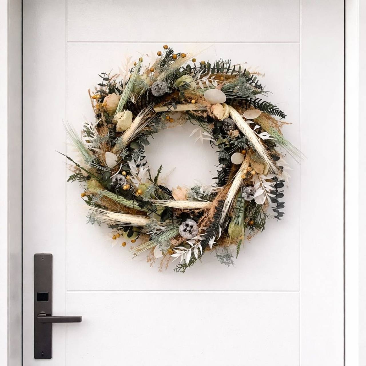 Greenery veniec na dvere z prírodných sušených kvetov, tráv a eukalyptu