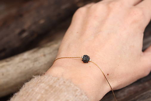 Tenký retiazkový náramok turmalín