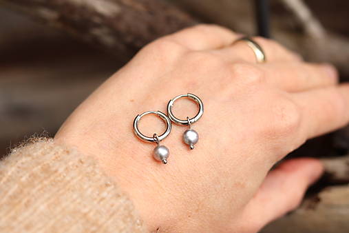 Perlové náušnice grey