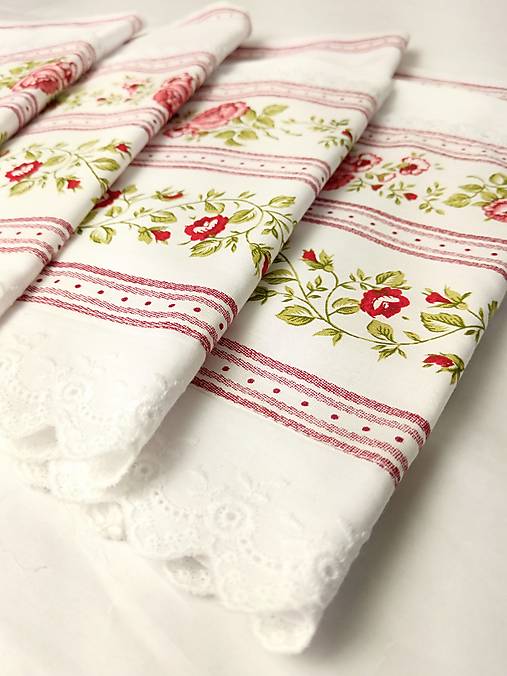 Luxusná bavlnená kuchynská utierka 45x70 cm – vidiecky vintage štýl, ruže, madeira, čipka, handmade Slovensko