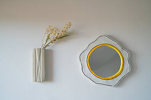 Ručne vyrobené zrkadlo z papierovej hmoty s vyprážaným vajíčkom