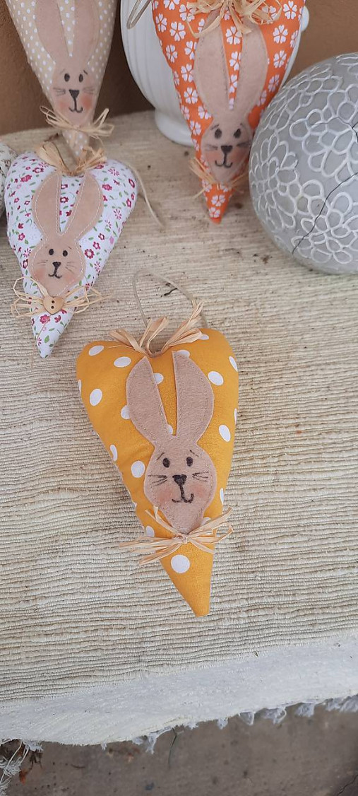 Dekorácie - Srdiečko so zajacom (Bodky na žltej) - 18190998_