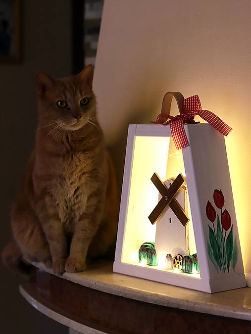 Lampášik "veterný mlyn v tulipánoch"